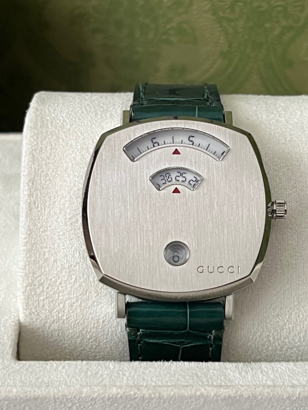 Gucci Women's Grip Watch 35 mm YA157404 Stainless Steel Silver 3 Windows Alligat